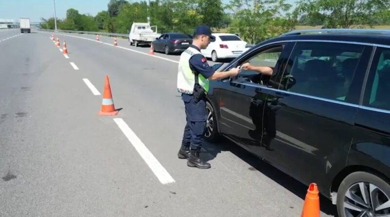 Trafikte bir haftada 2 milyon 488 bin 264 araç denetlendi